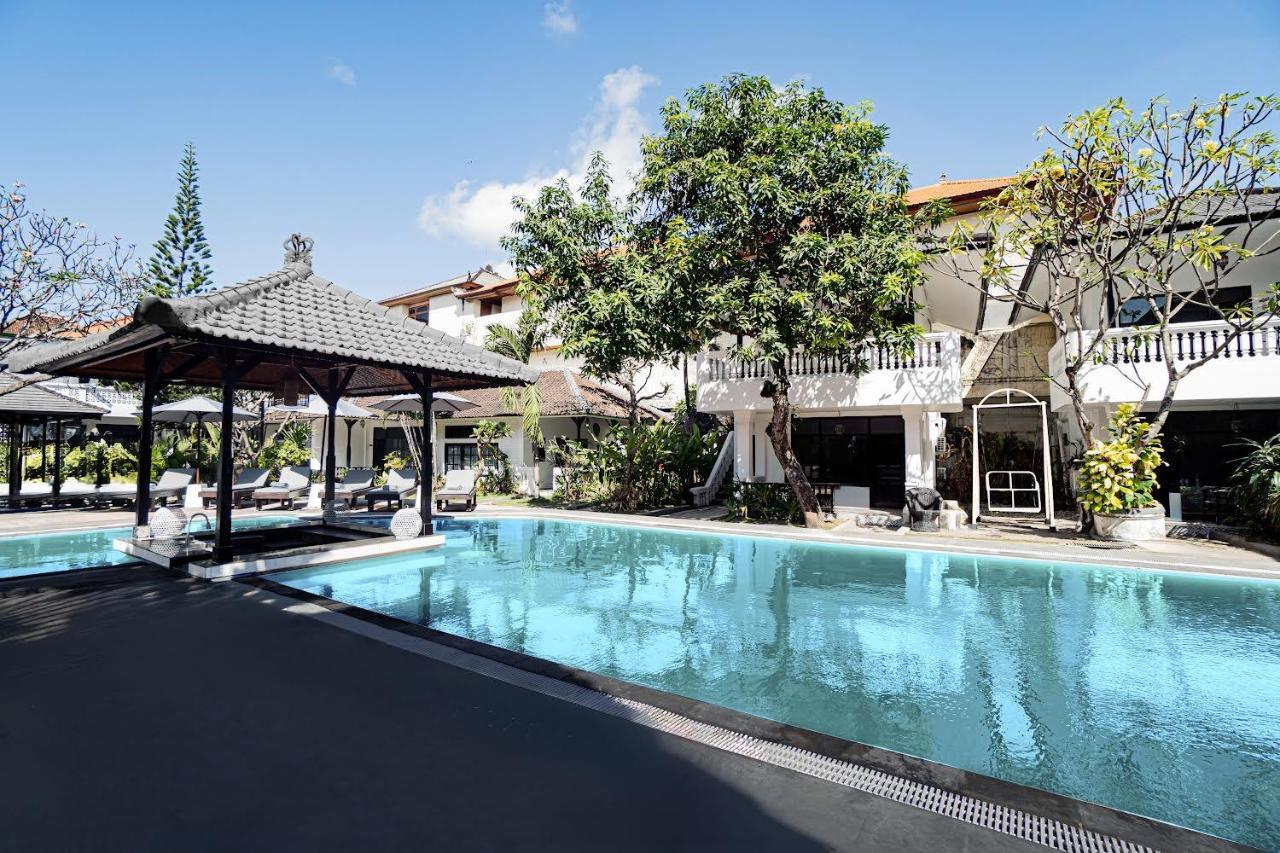Casa Wina Kuta Hotel กูตา ภายนอก รูปภาพ