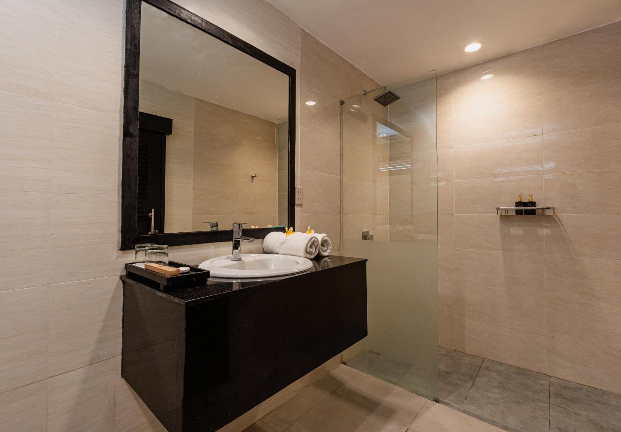 Casa Wina Kuta Hotel กูตา ภายนอก รูปภาพ