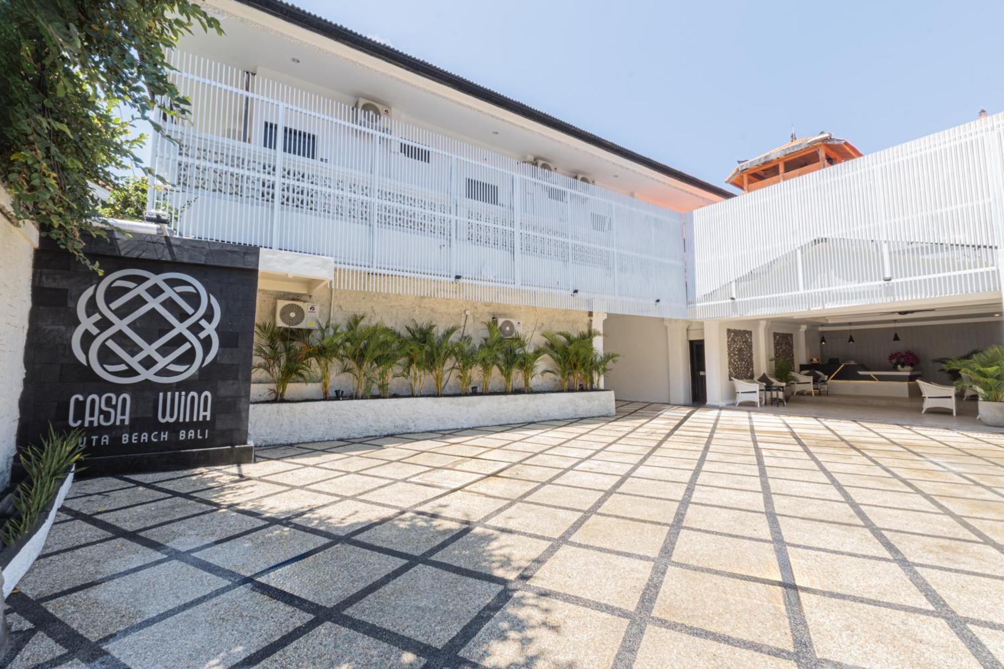 Casa Wina Kuta Hotel กูตา ภายนอก รูปภาพ